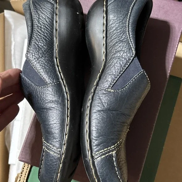 Clarks Shoes Womens 7.5 N Loafer Navy Leather Slip On Round Toe Comfort - Picture 6 of 9